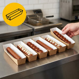 Kraft hotdogbakjes met witte binnenkant gevuld met hotdogs